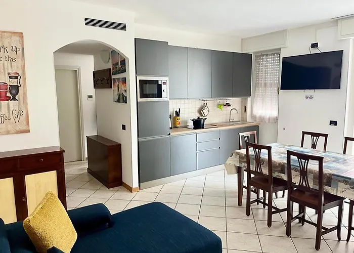 7 Posti Nel Cuore Dell'area Pedonale Con Parcheggio